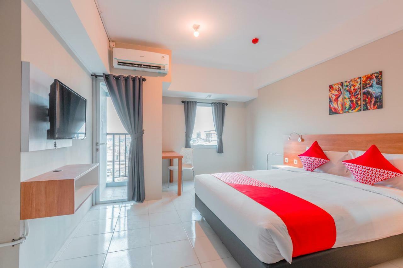Hotel Flagship 750 Mont Blanc à Bekasi Extérieur photo